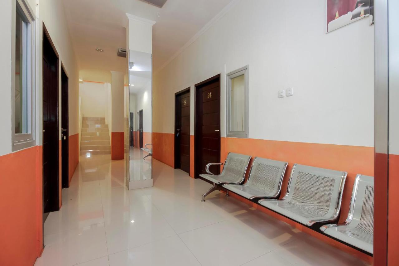 Wisma tamu Reddoorz Near Jalan Jendral Sudirman Manado