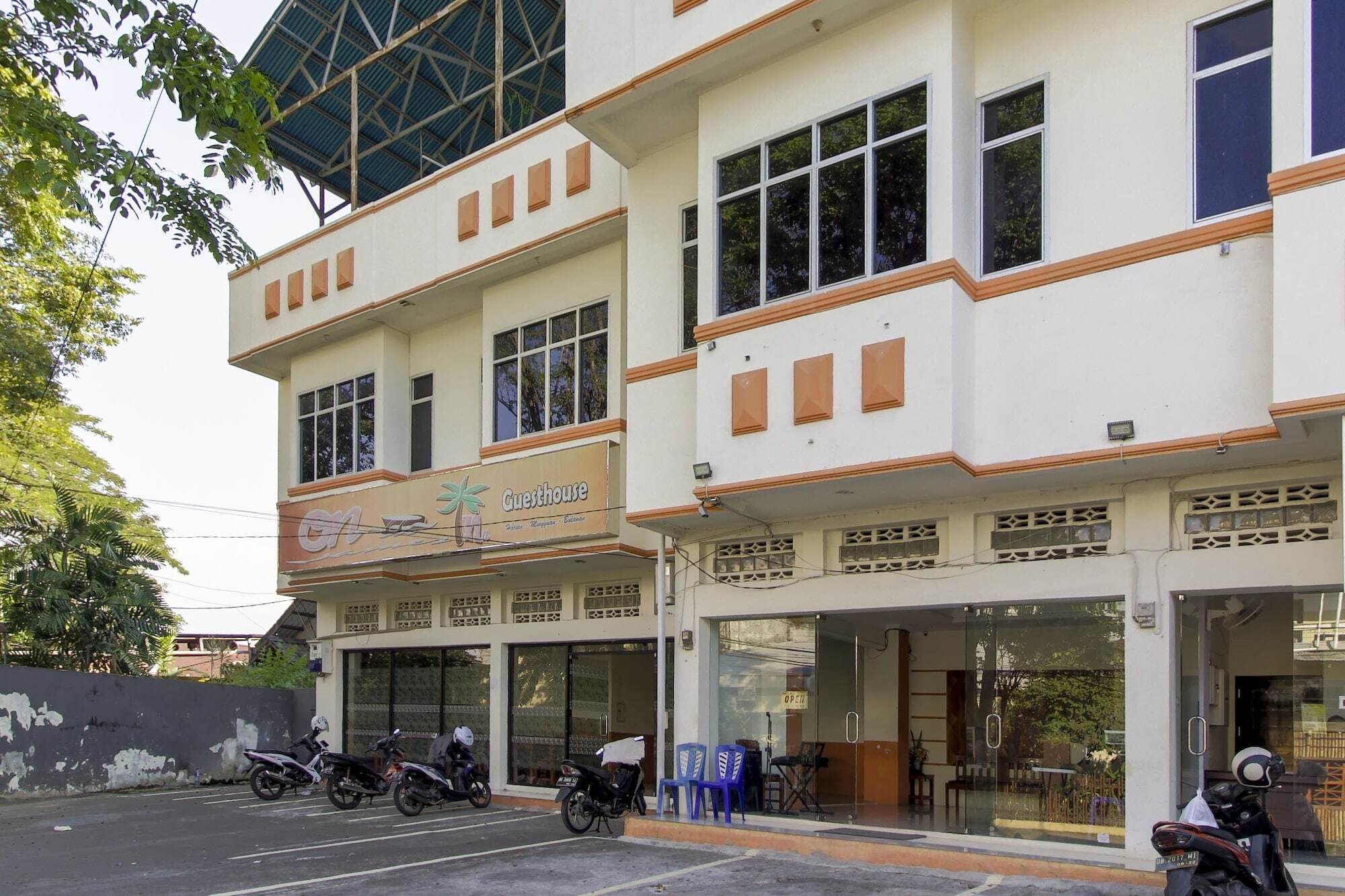 Wisma tamu Reddoorz Near Jalan Jendral Sudirman 2*